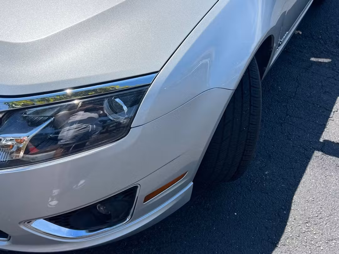 2010 Ford Fusion Hybrid Base - Image 2
