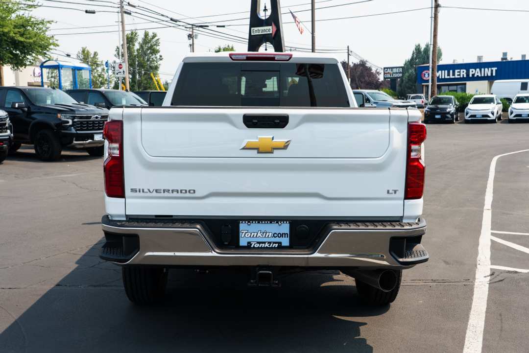 2026 Chevrolet Silverado 2500Hd LT - Image 3