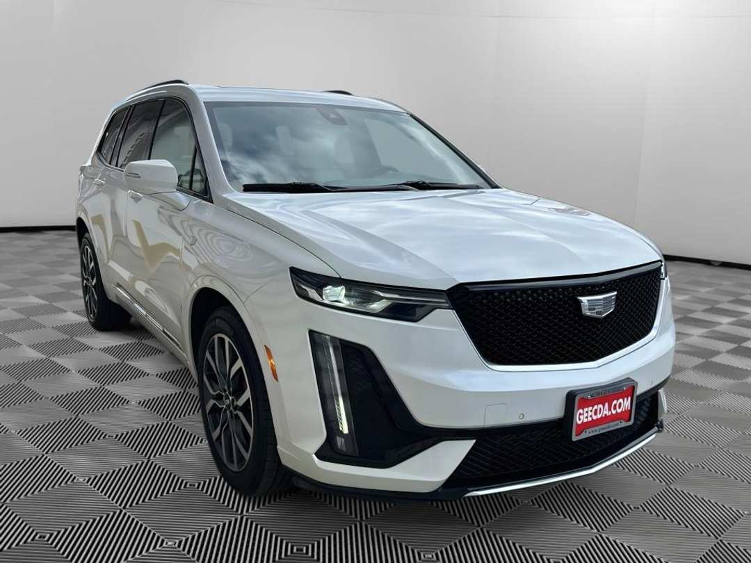2023 Cadillac Xt6 Sport - Image 3