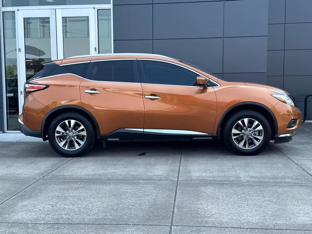 2016 Nissan Murano SL - Image 2