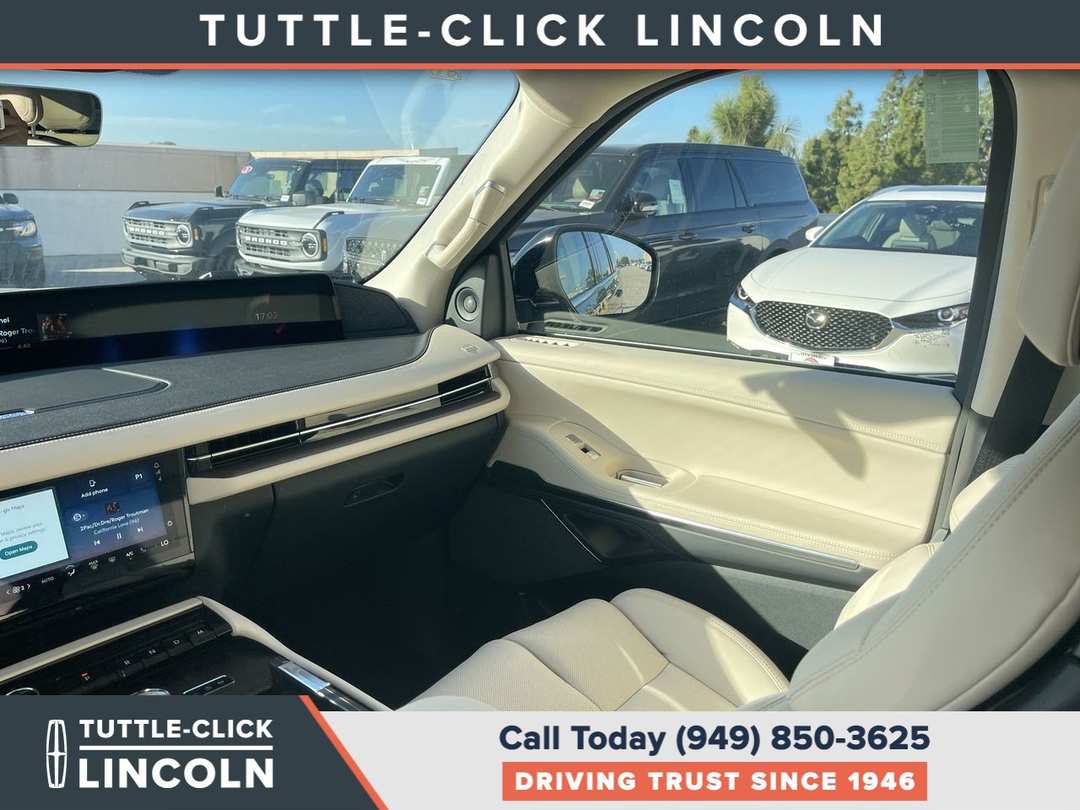 2027 Lincoln Navigator Reserve - Image 3