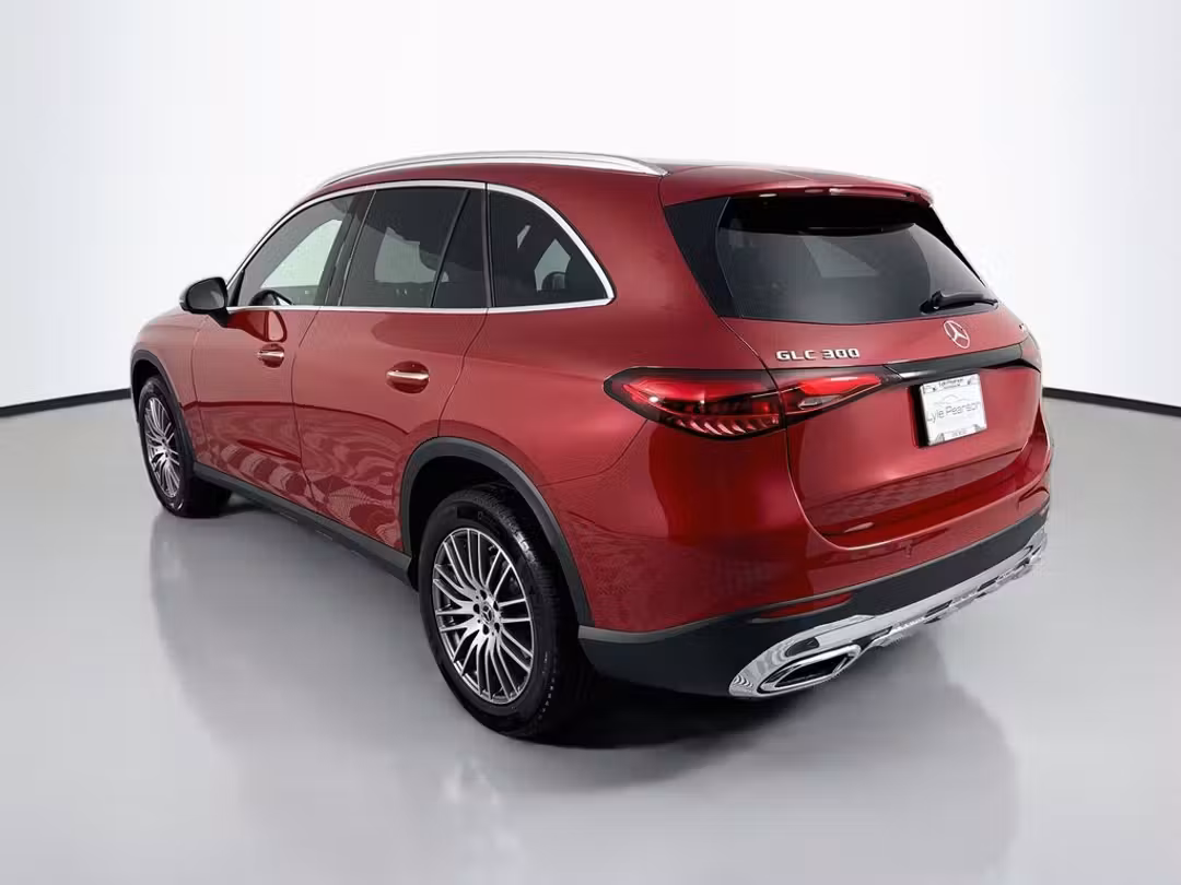 2027 Mercedes-Benz GLC 300 - Image 3