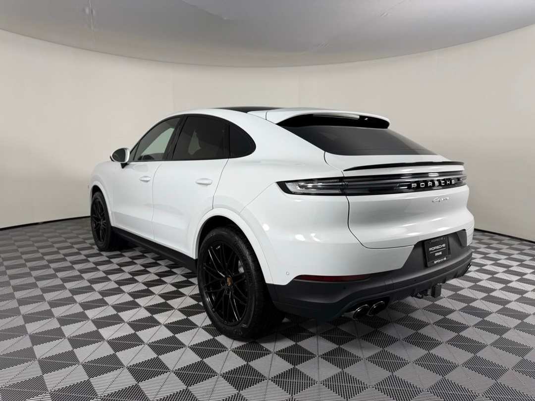 2026 Porsche Cayenne - Image 3