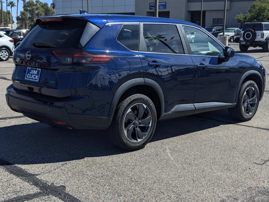 2025 Nissan Rogue SV - Image 2