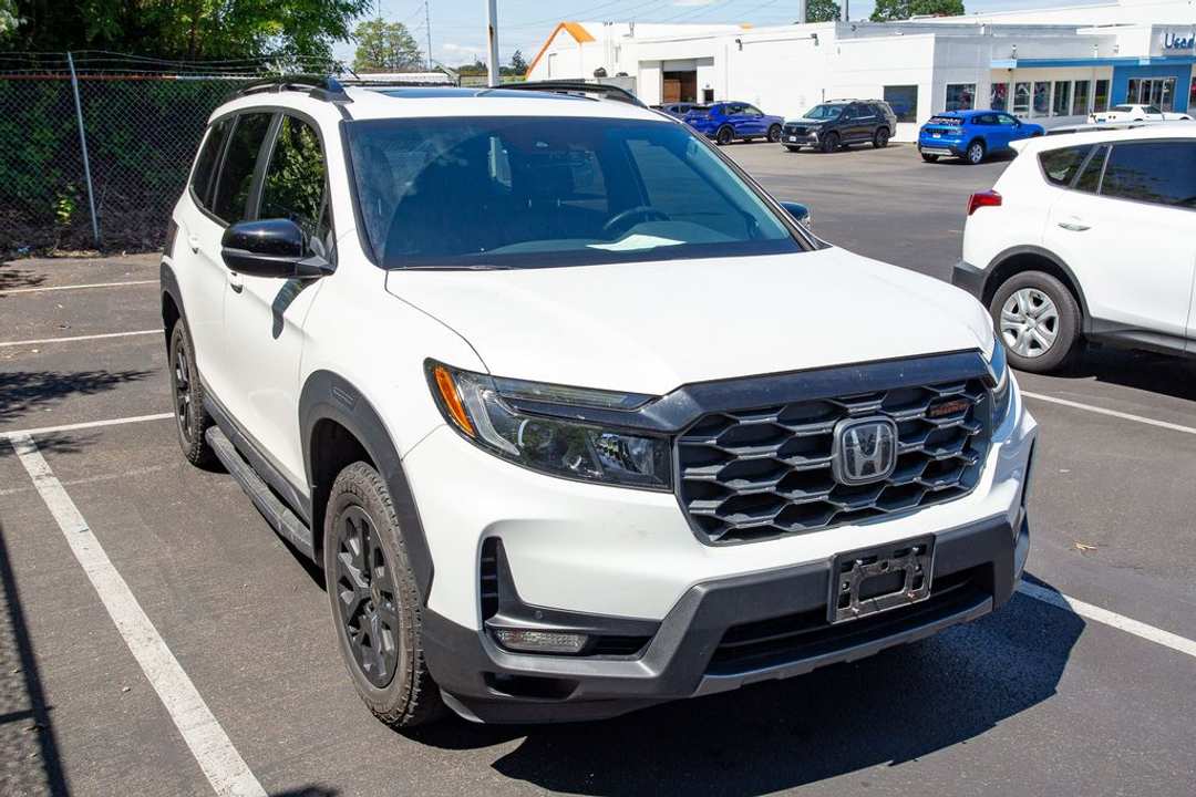 2023 Honda Passport TrailSport - Image 3