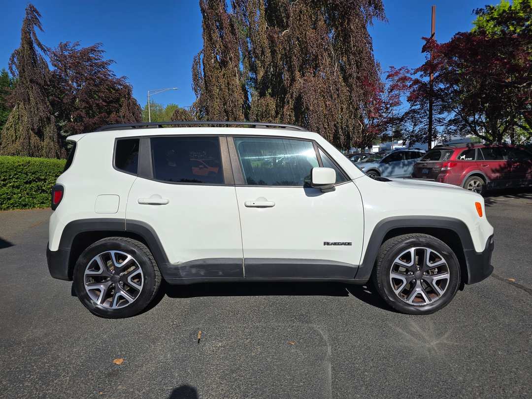 2018 Jeep Renegade Latitude - Image 3