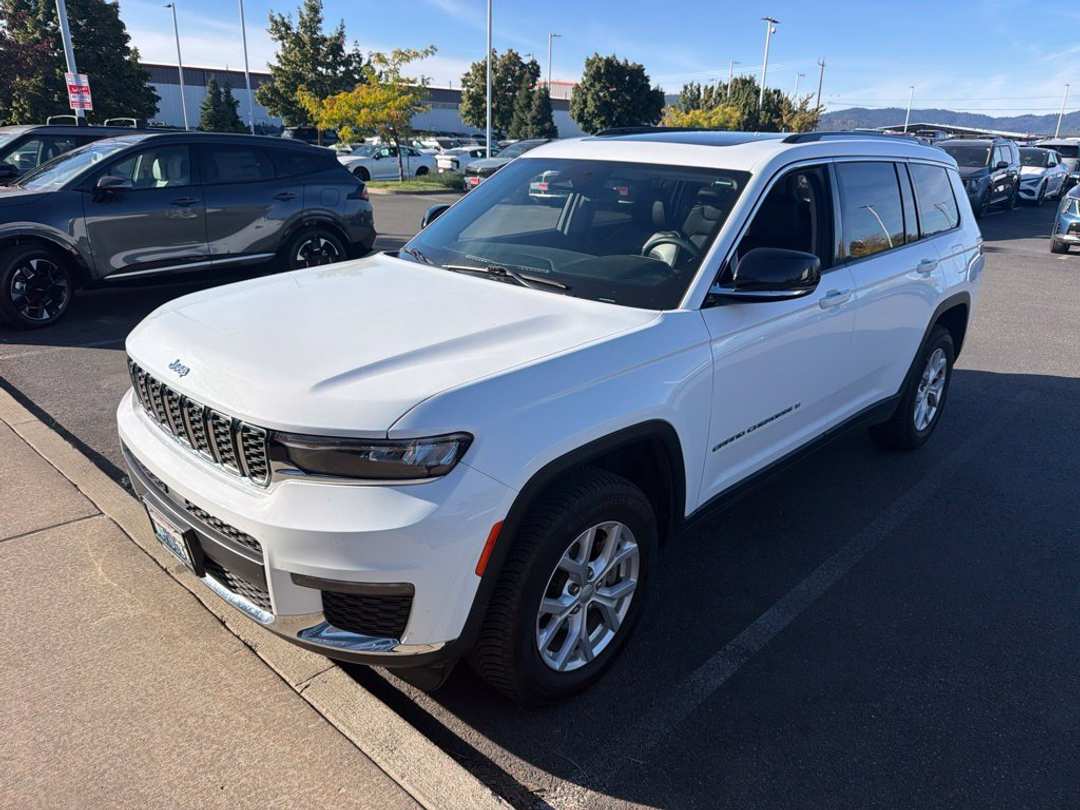 2023 Jeep Grand Cherokee L Limited - Image 2