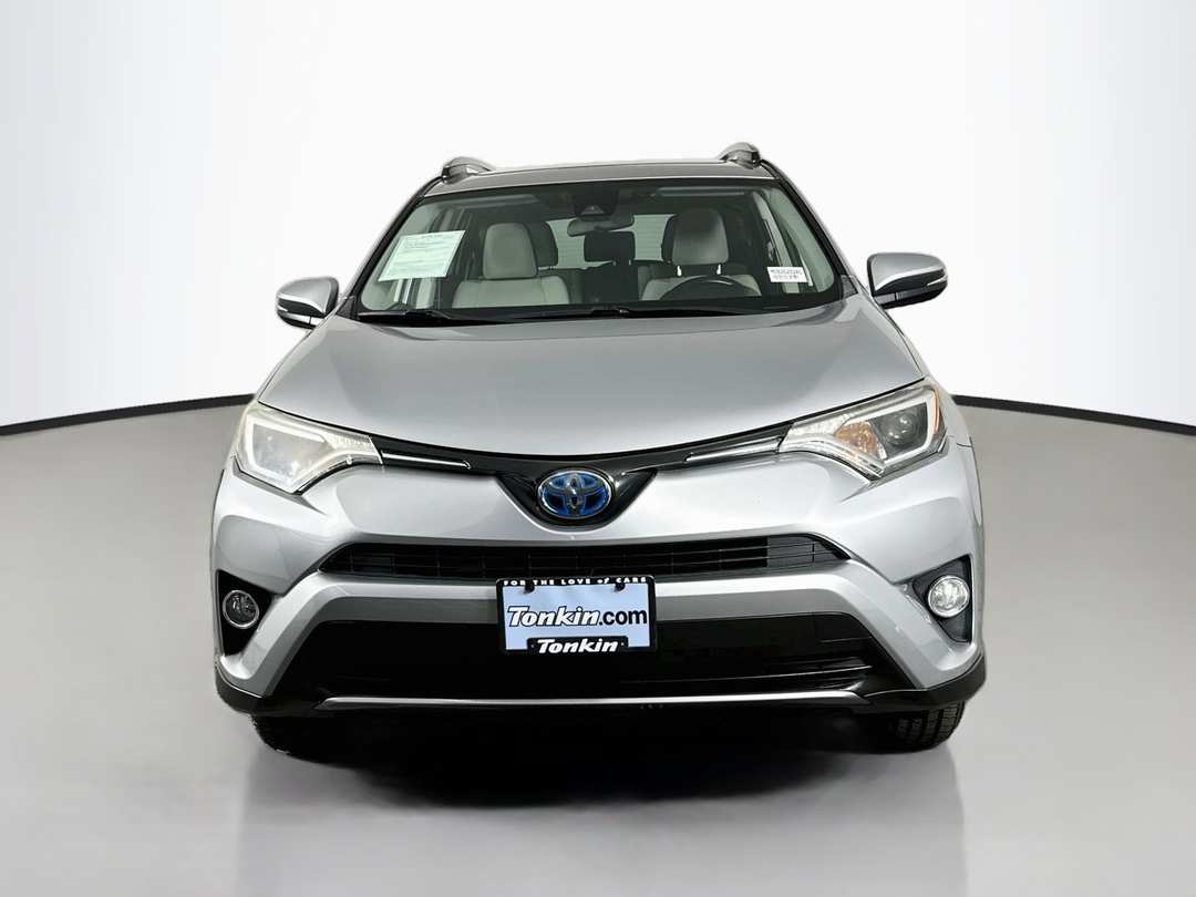 2017 Toyota Rav4 Hybrid XLE - Image 2