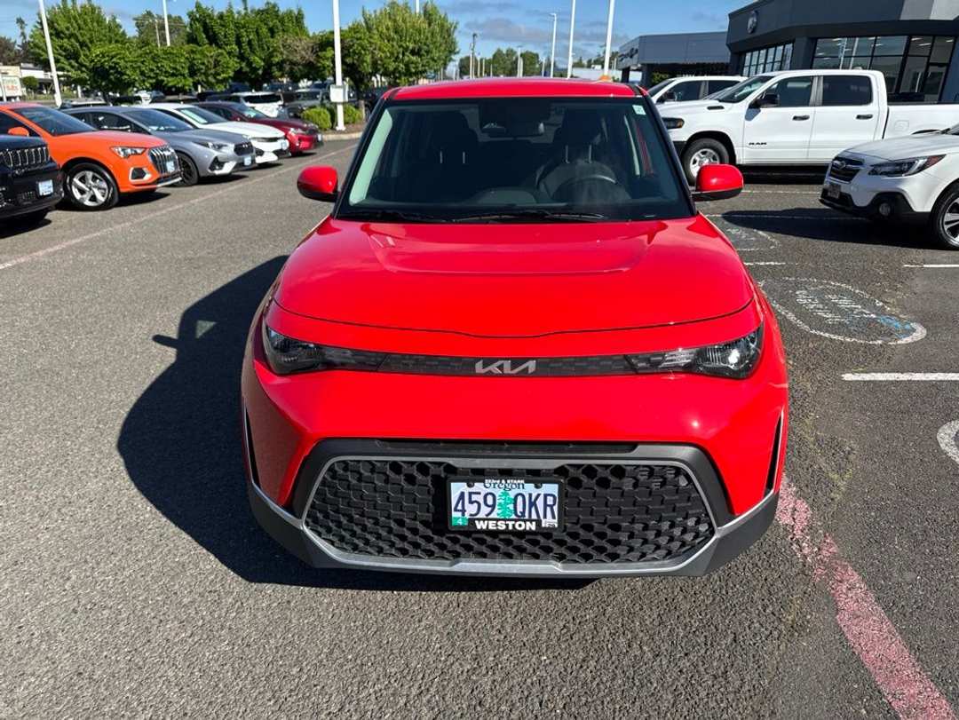 2025 Kia Soul LX - Image 2