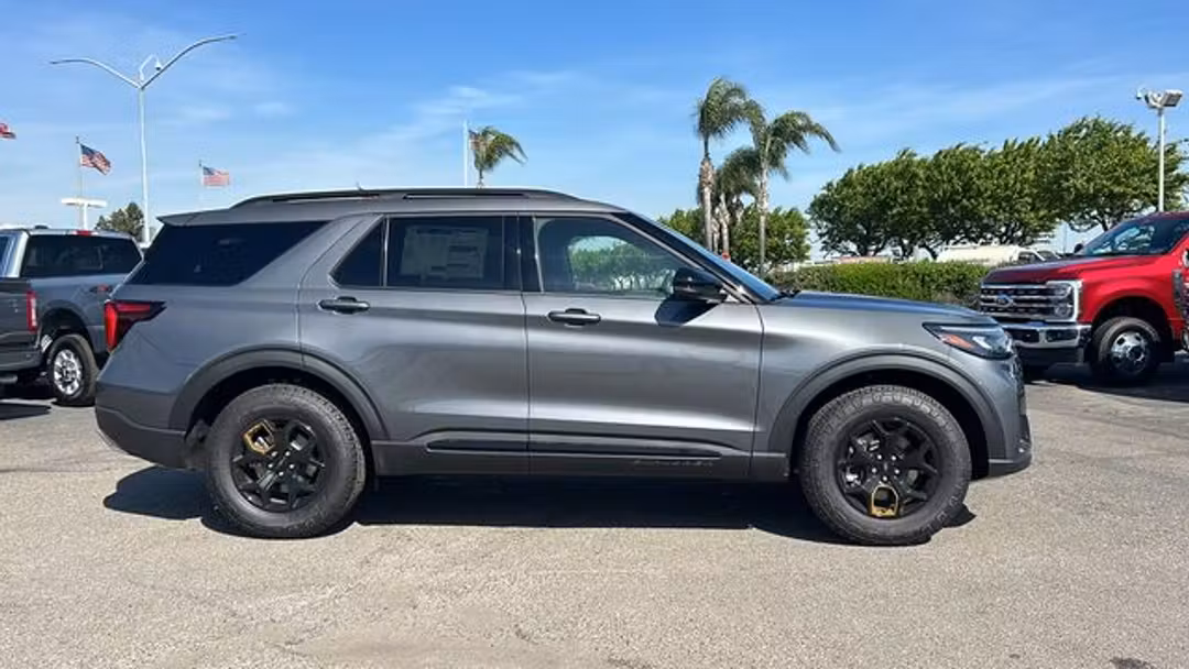 2026 Ford Explorer Tremor - Image 2