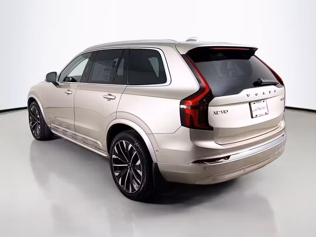 2026 Volvo Xc90 B6 Ultra - Image 3