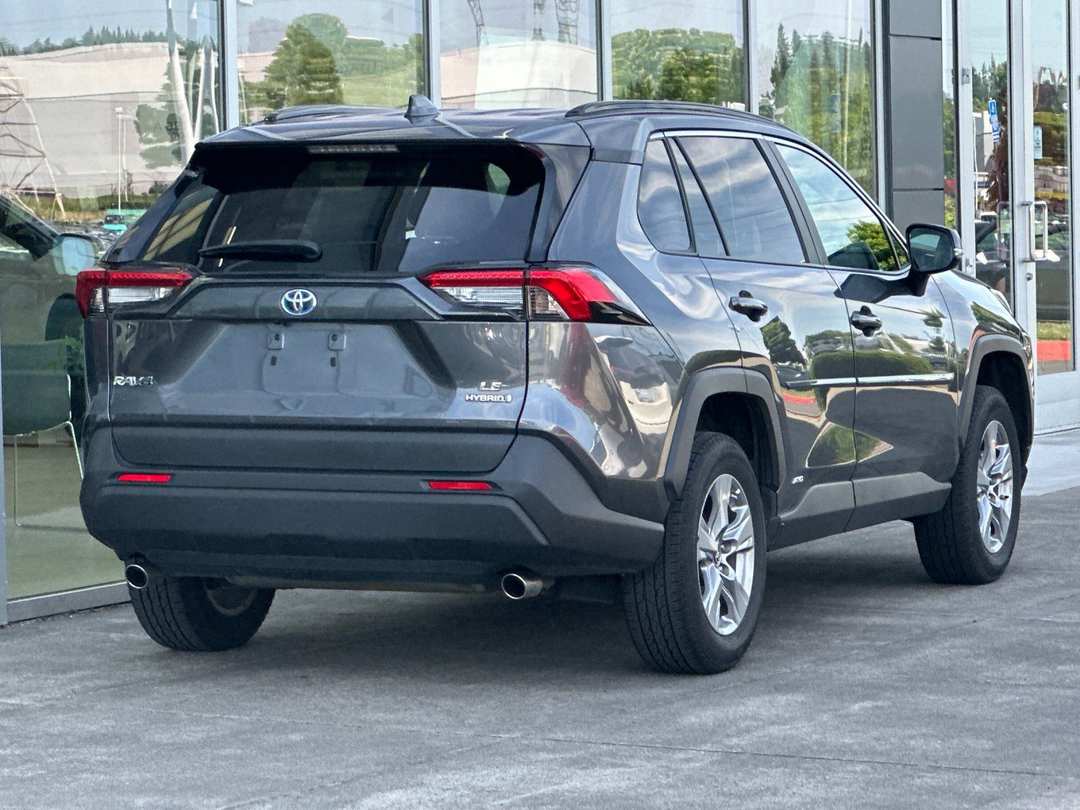 2023 Toyota Rav4 Hybrid LE - Image 3