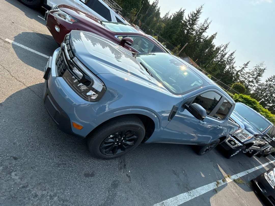 2024 Ford Maverick Lariat - Image 2
