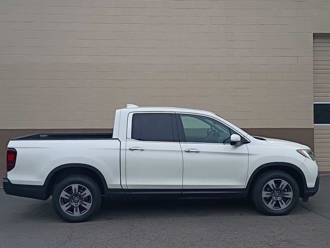 2017 Honda Ridgeline RTLE - Image 3