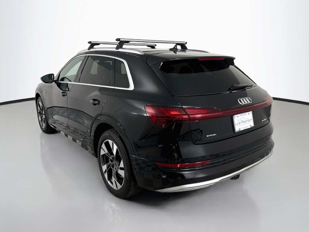 2022 Audi E-Tron Premium Plus - Image 3