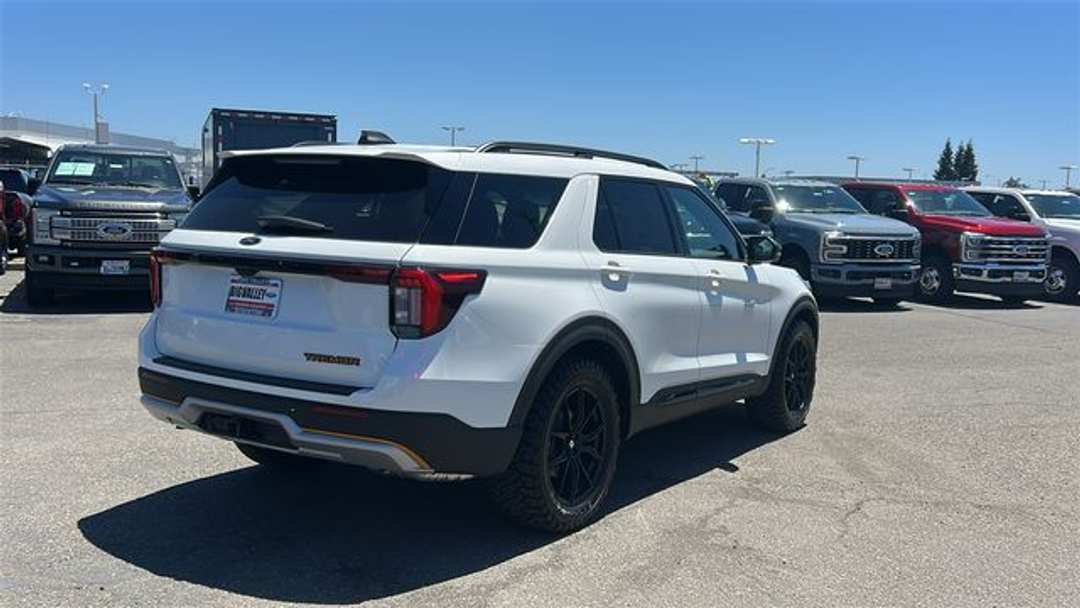 2026 Ford Explorer Tremor - Image 3