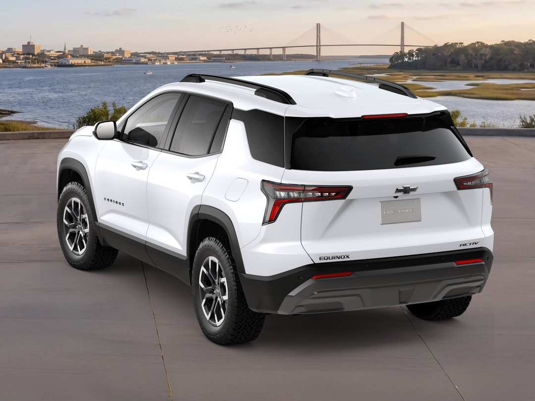 2027 Chevrolet Equinox ACTIV - Image 2