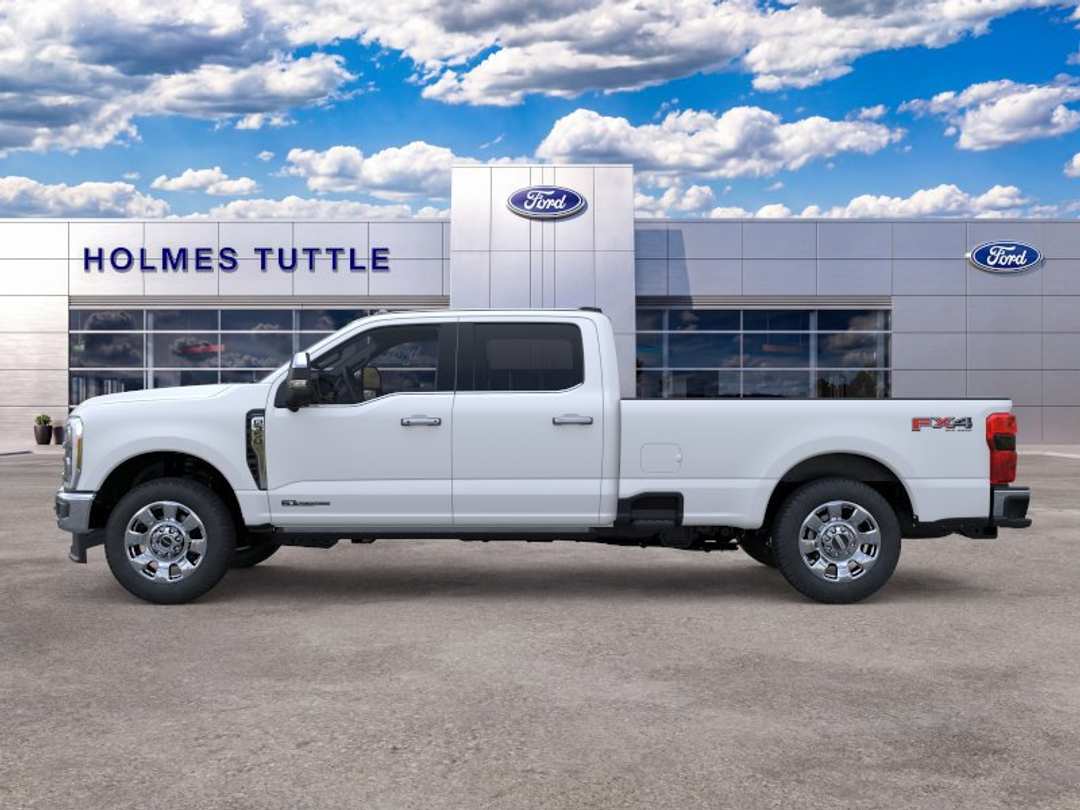 2026 Ford Super Duty F-350 Srw LARIAT - Image 3