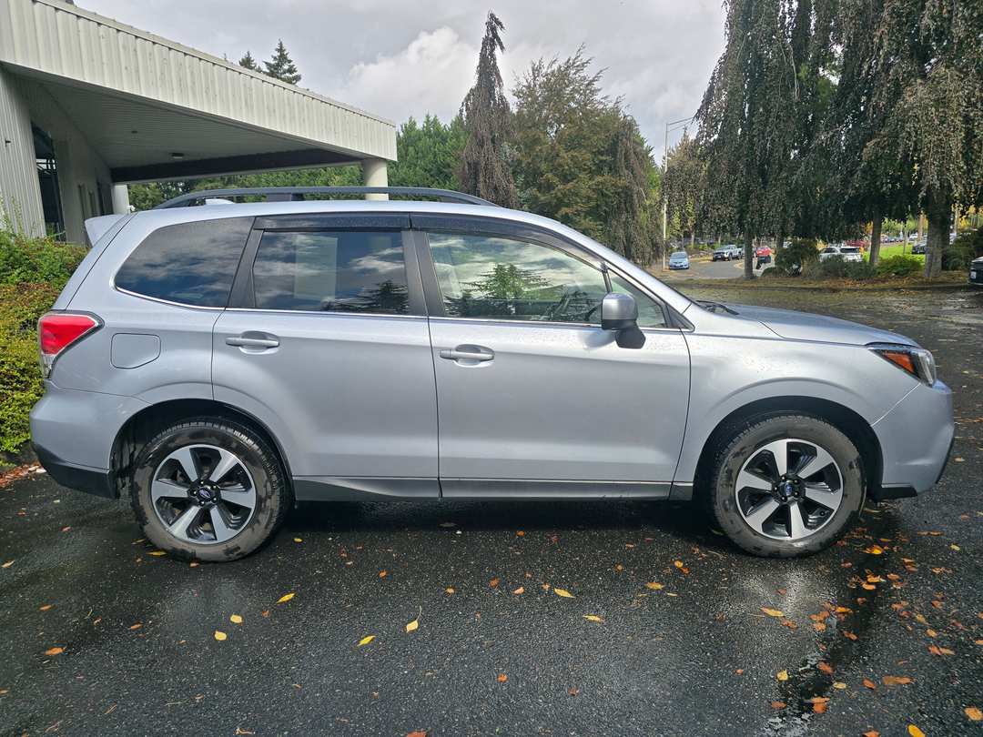 2017 Subaru Forester 2.5i Limited - Image 3