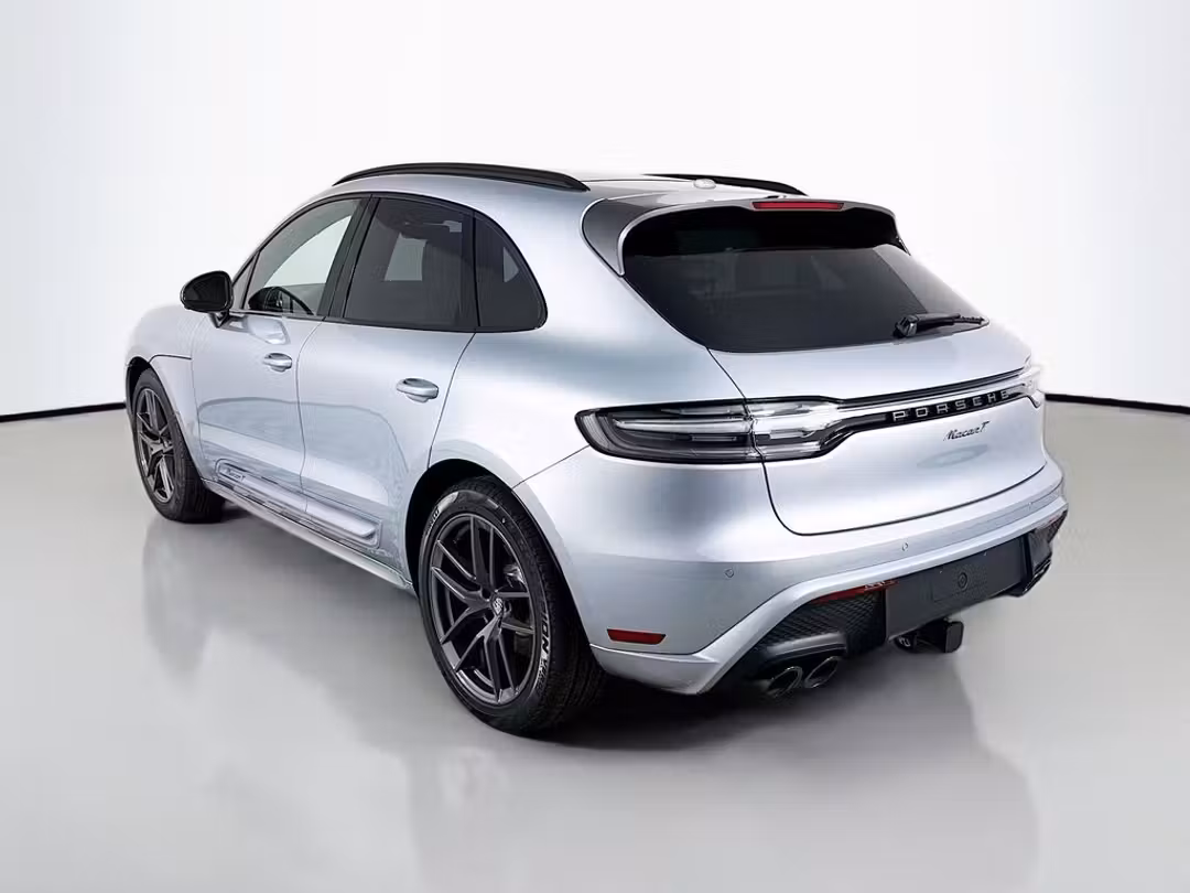 2026 Porsche Macan - Image 3