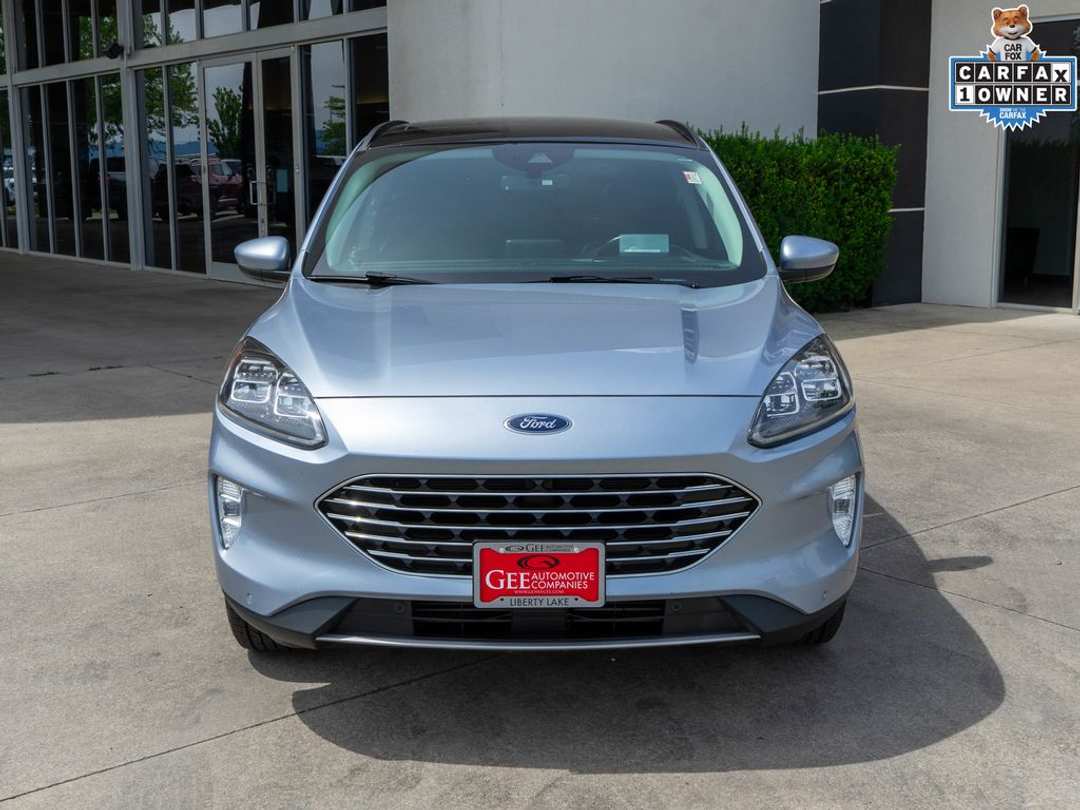 2022 Ford Escape Titanium - Image 2