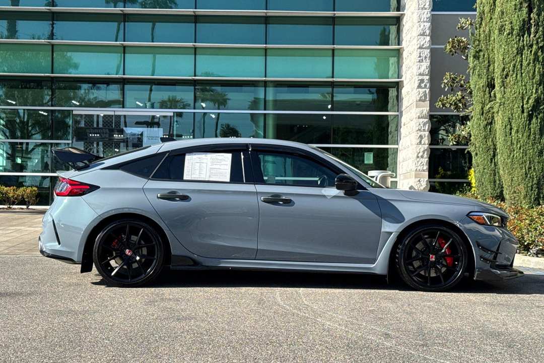 2023 Honda Civic Type R - Image 3