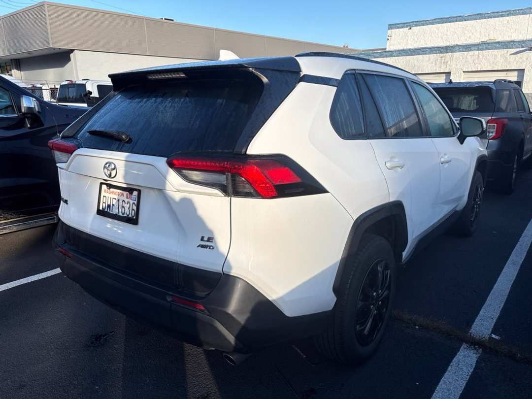 2020 Toyota Rav4 LE - Image 3