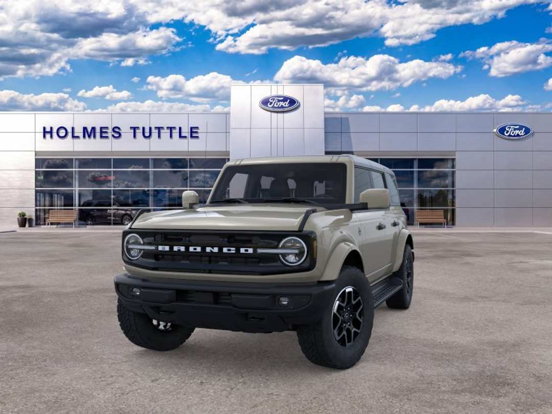 2026 Ford Bronco Outer Banks - Image 2