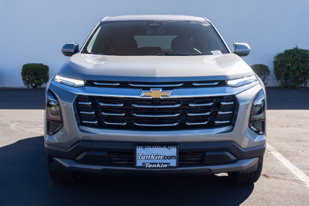2027 Chevrolet Equinox LT - Image 2