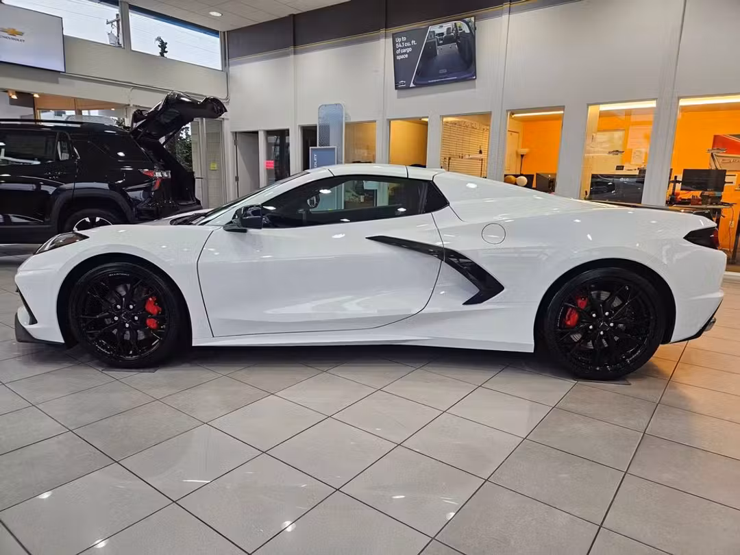 2026 Chevrolet Corvette Stingray - Image 3