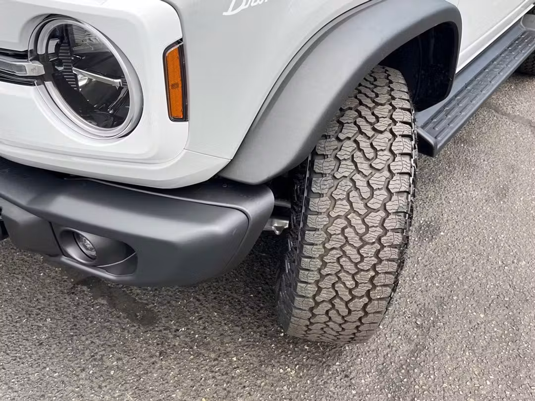 2026 Ford Bronco Heritage Edition - Image 3