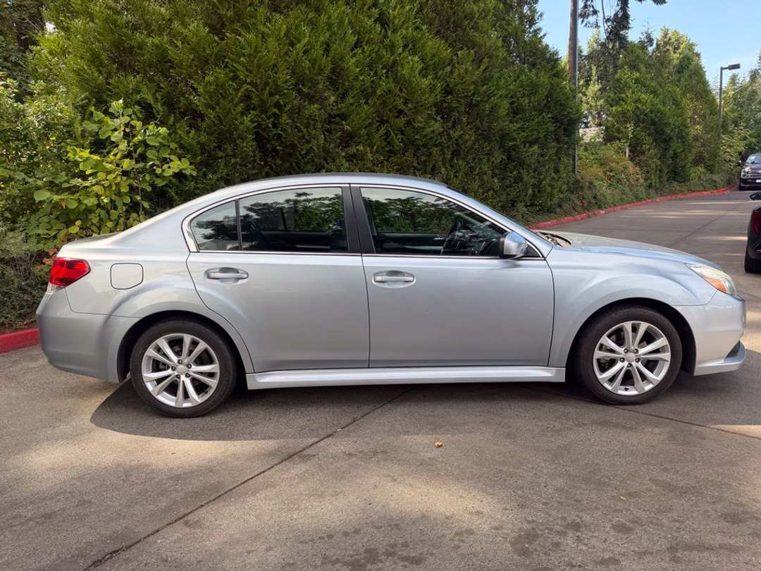 2013 Subaru Legacy 2.5i - Image 2