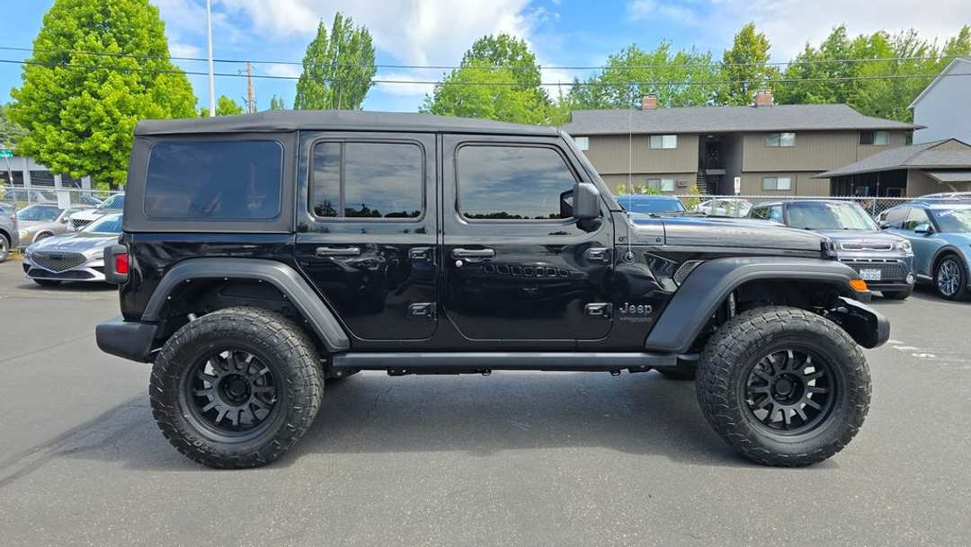 2022 Jeep Wrangler Unlimited Willys - Image 2