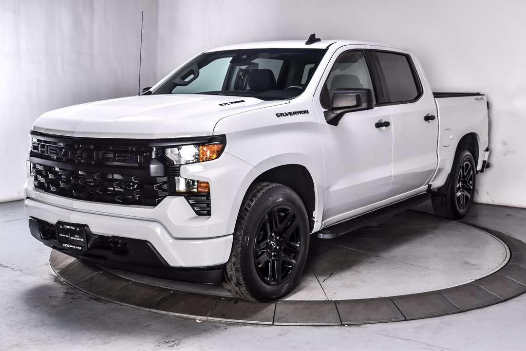 2023 Chevrolet Silverado 1500 Custom - Image 3
