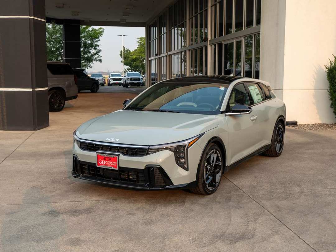 2026 Kia K4 GTLine - Image 3