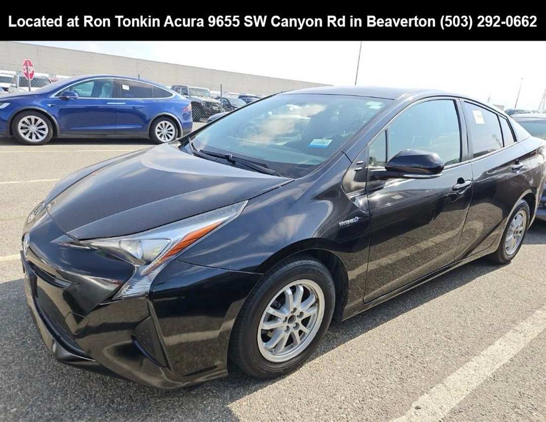 2016 Toyota Prius Two - Image 3