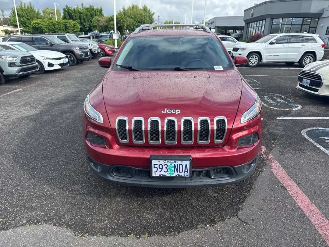 2017 Jeep Cherokee Latitude - Image 2