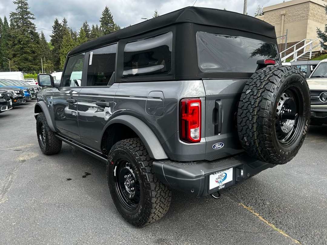 2026 Ford Bronco Big Bend - Image 3