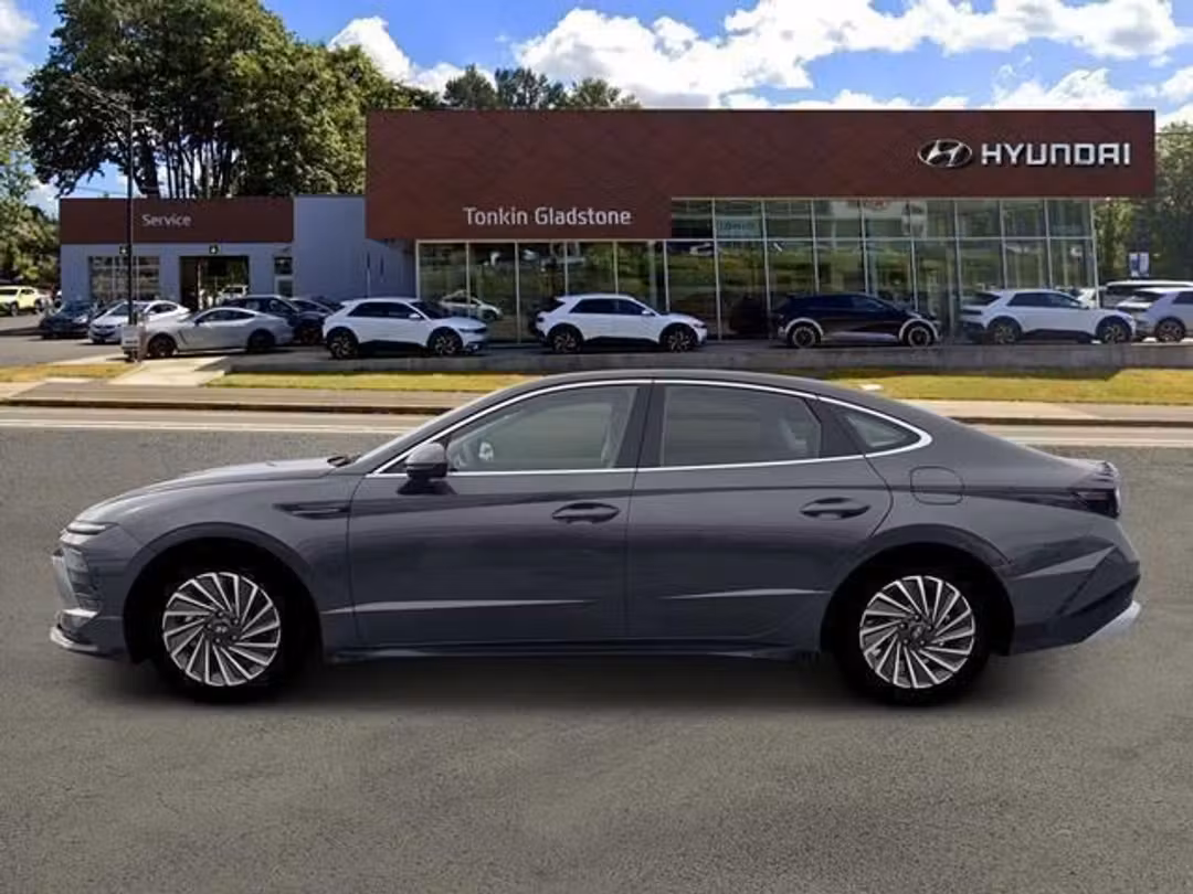 2026 Hyundai Sonata Hybrid Limited - Image 3