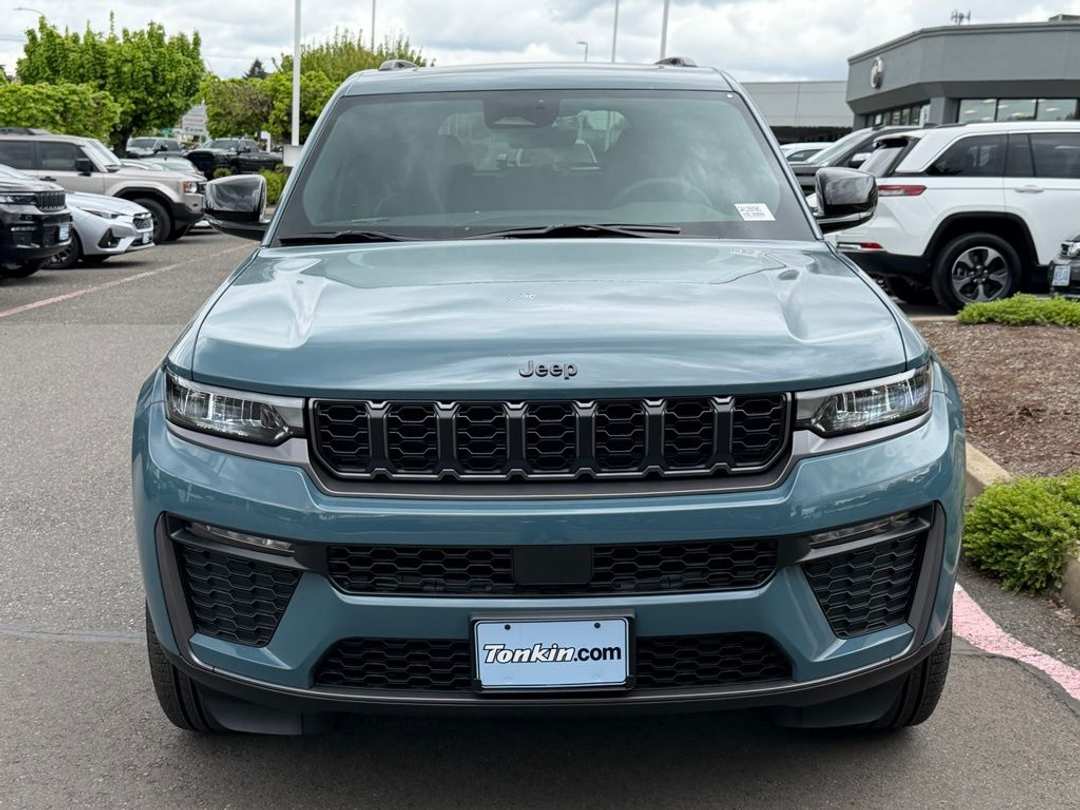 2026 Jeep Grand Cherokee Limited - Image 3