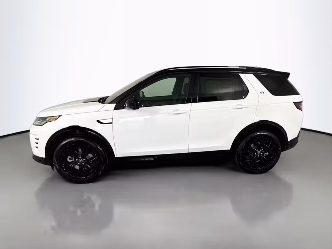 2026 Land Rover Discovery Sport Landmark - Image 2