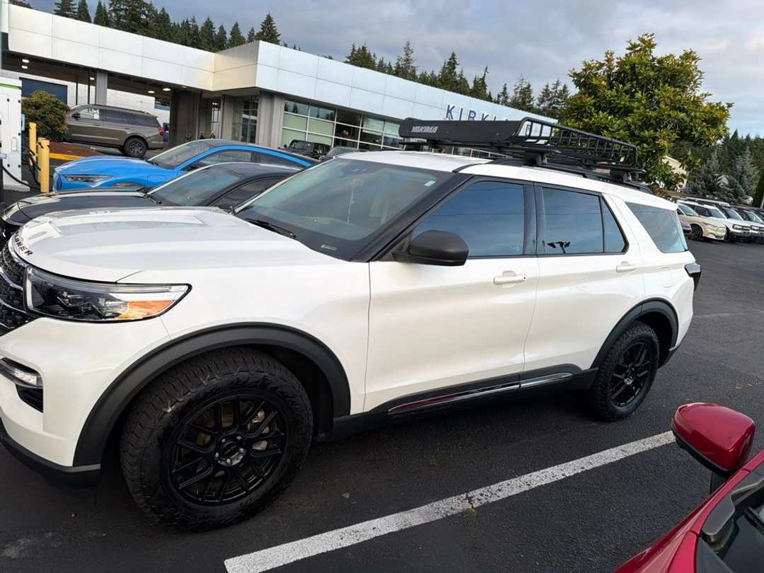 2021 Ford Explorer XLT - Image 3