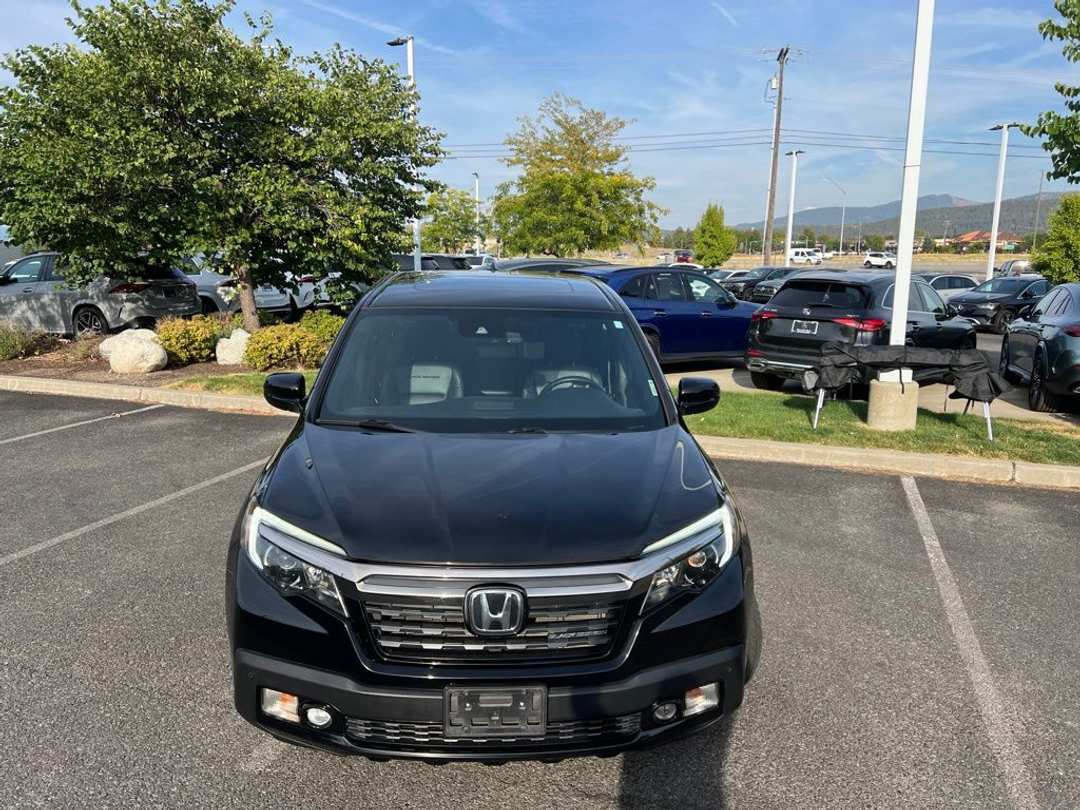 2017 Honda Ridgeline Black Edition - Image 3