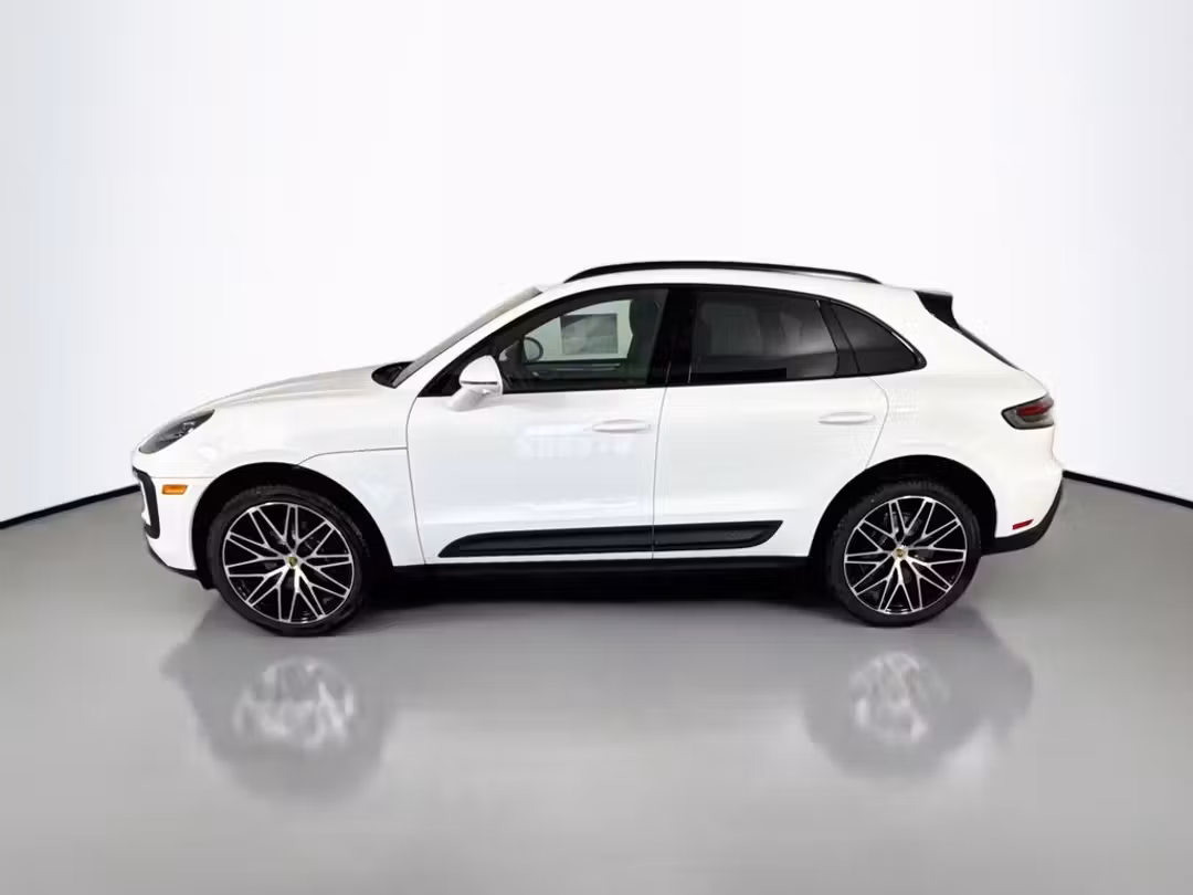 2026 Porsche Macan - Image 2