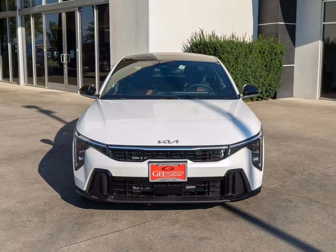 2026 Kia K4 GTLine - Image 2