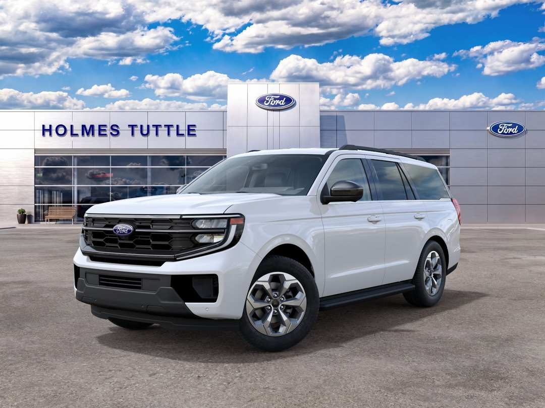 2027 Ford Expedition Active - Image 2