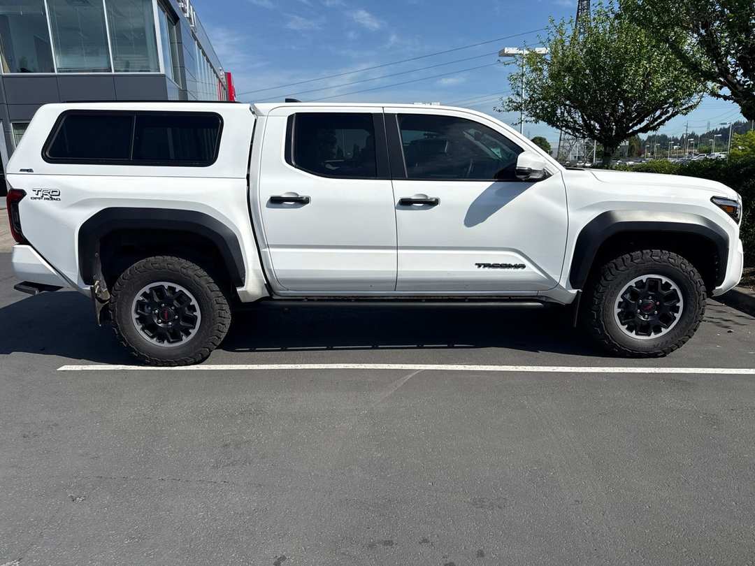 2024 Toyota Tacoma - Image 3