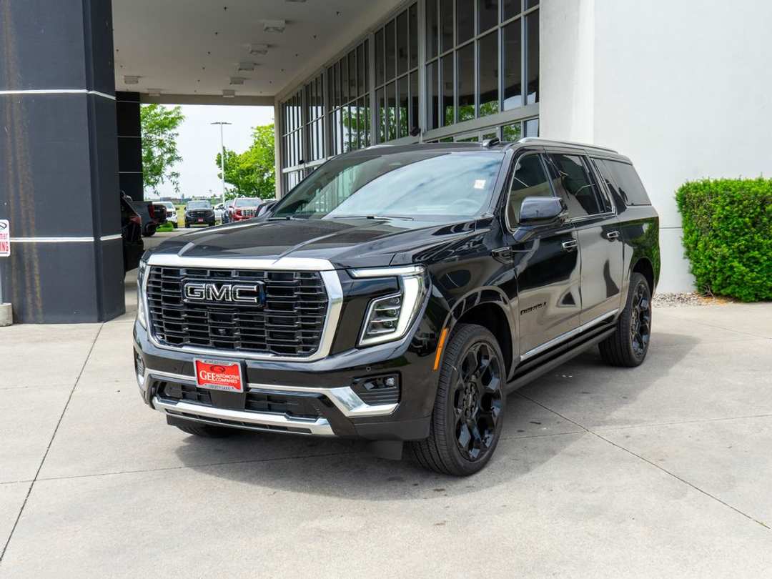 2026 GMC Yukon Xl Denali - Image 3