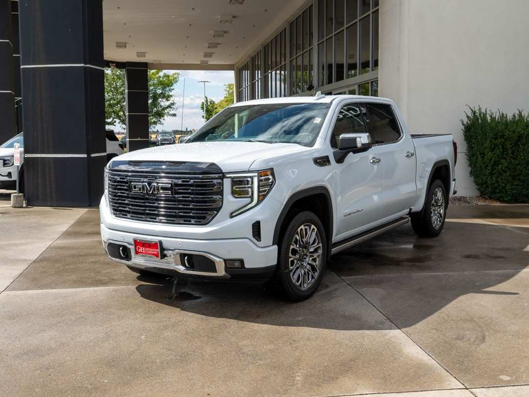 2026 GMC Sierra 1500 Denali Ultimate - Image 3
