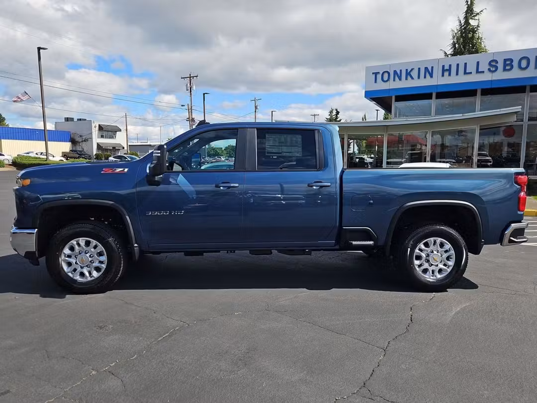 2026 Chevrolet Silverado 3500Hd LT - Image 3